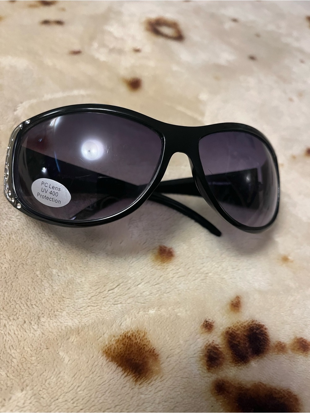 Black Women's Oversized Fashion Sunglasses - UV400 Protection